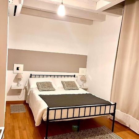 Residenza Serena B&B -Centro Storico Мантова Екстериор снимка