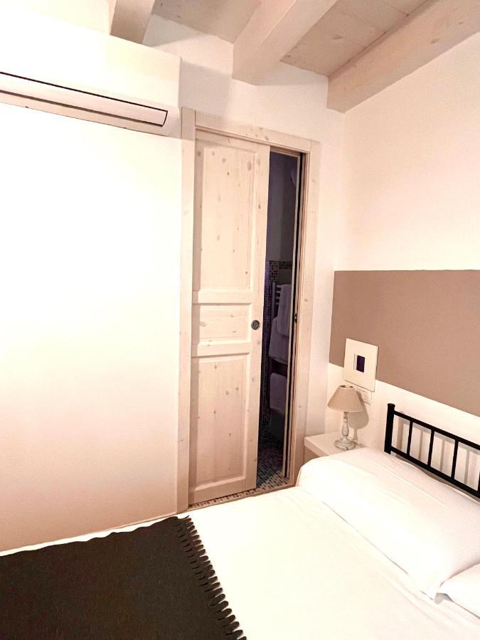 Residenza Serena B&B -Centro Storico Мантова Екстериор снимка