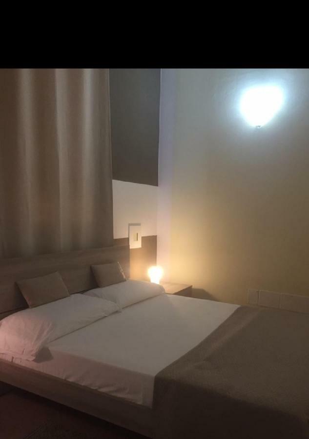 Residenza Serena B&B -Centro Storico Мантова Екстериор снимка